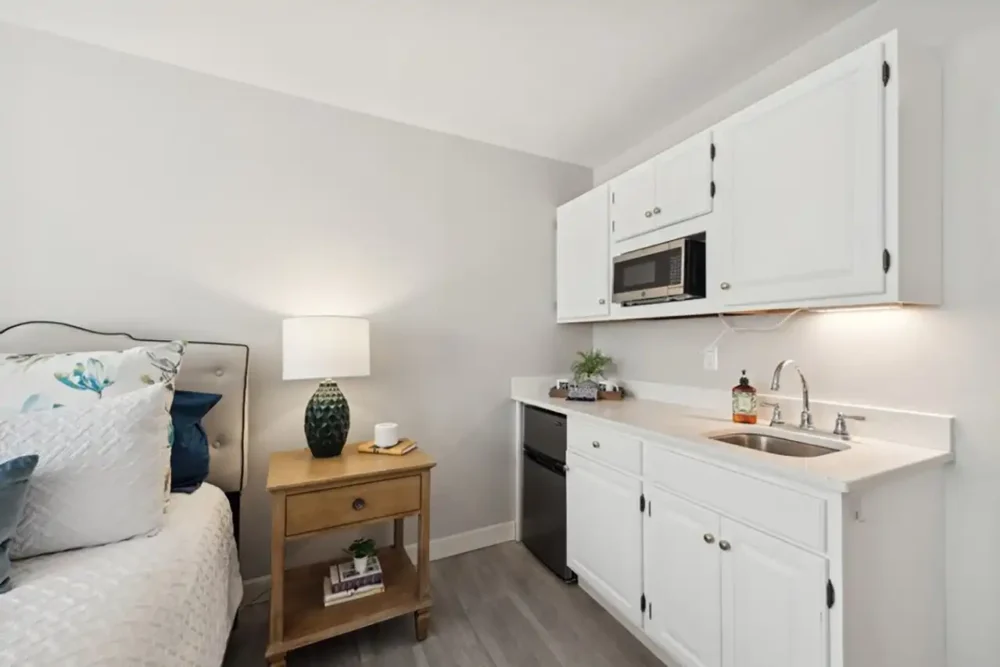 Model Studio Apartment Kitchenette