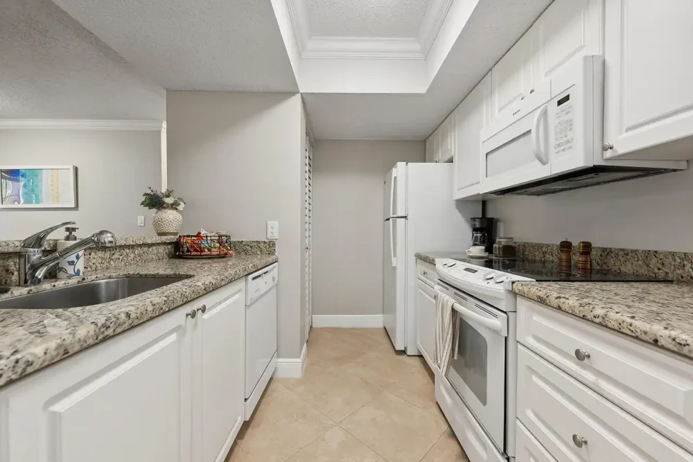 Model Apartment Kitchen